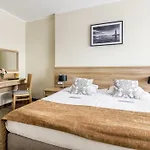 Mercure Brant 4* Wiązowna