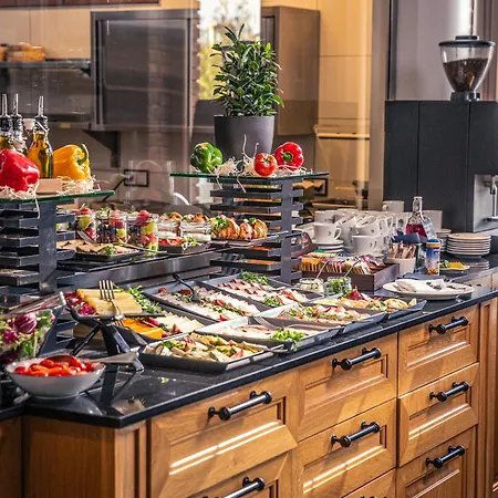 Mercure Brant فندق