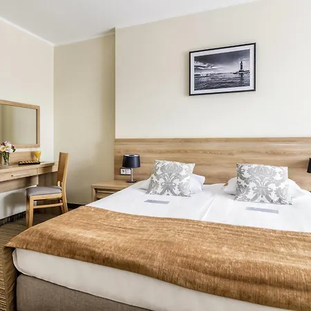 Mercure Brant 4* Wiązowna