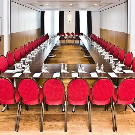 Mercure Wiazowna Brant 4* Wiązowna