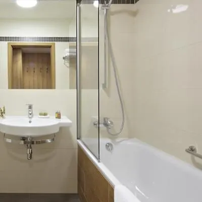Mercure Brant 4* Wiązowna