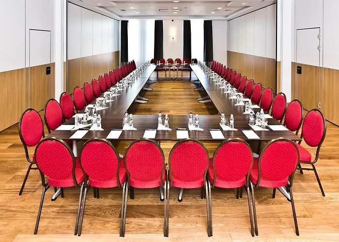 Mercure Brant 4* Wiązowna